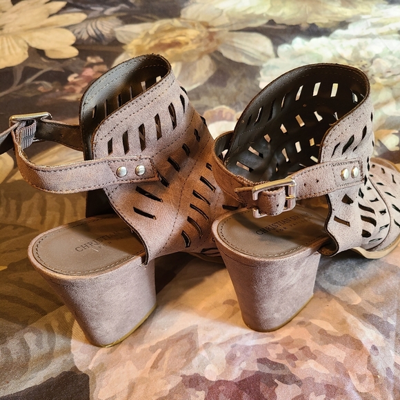 Christian Siriano Block Heel with Cutouts - Picture 3 of 4